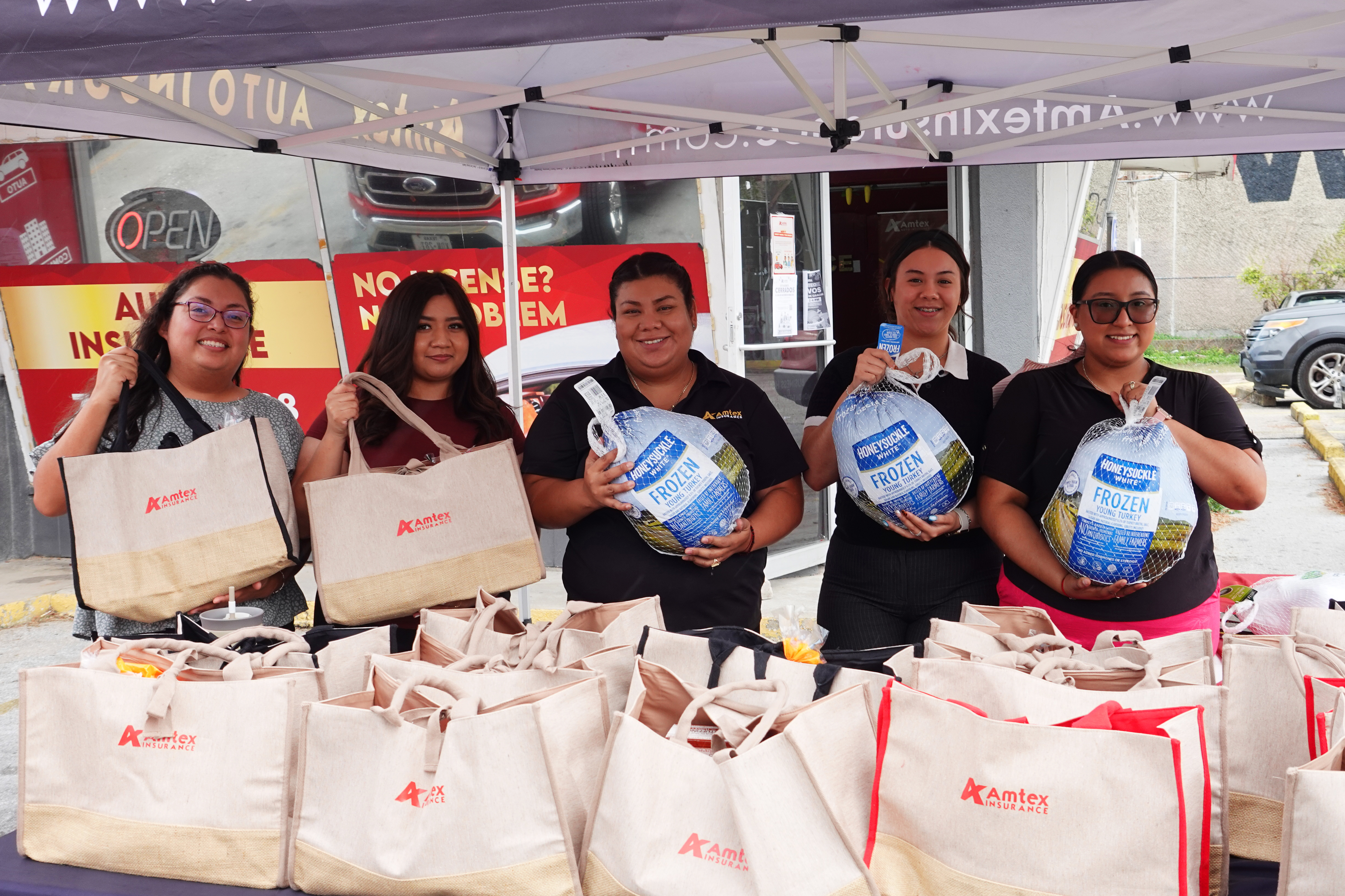 Children and volunteers during an Amtex neighborhood program